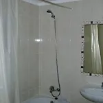 2 Bed Flat - Sleeps 4 - Parking - Wifi Appartamento *