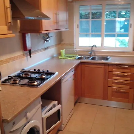 公寓 2 Bed Flat - Sleeps 4 - Parking - Wifi