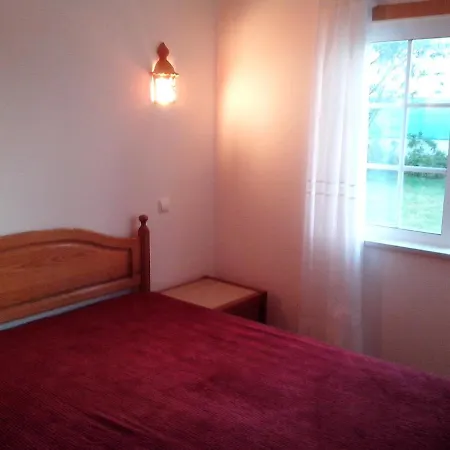 2 Bed Flat - Sleeps 4 - Parking - Wifi Albufeira