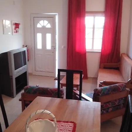 2 Bed Flat - Sleeps 4 - Parking - Wifi アルブフェイラ